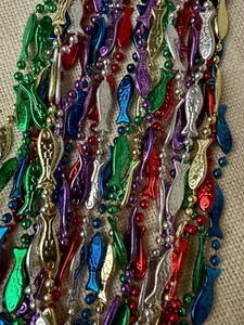 Dozzina/12 vintage Collane in plastica multicolore 32" stile pesce mardi gras 2002 nuove - Foto 1 di 3