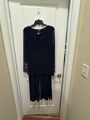 Красивый официальный костюм - Изображение 1 из 4