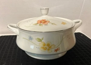 Annabella fine china japan 5001 Covered Casserole Dish - Picture 1 of 7
