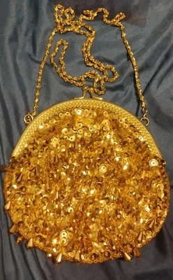 Bolso sin asas de noche baguette satinado amarillo lentejuelas con cuentas colgantes doradas de colección S Foto 1 de 4