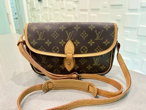 Authentic Louis Vuitton Monogram Gibeciere PM Shoulder Crossbody Bag - Beautiful - Picture 1 of 21