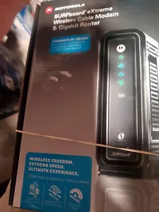 NEW (open Box) MOTOROLA SURFBOARD EXTREME WIRELESS CABLE MODEM/GIGABIT ROUTER - Picture 1 of 4