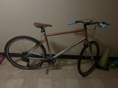 Brooklyn Bicycle Co. -Nueva Bélgica/1x9 Velocidad/Acero-Híbrido-Computadora-Grava Foto 1 de 4