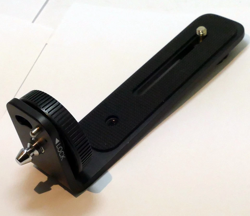 L Shaped Flash bracket for the camera - Image 1 of 4