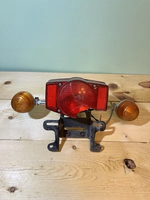 Luz de freno y soporte señal izquierda señal derecha honda cb360t 1974 1975 1976 Foto 1 de 4