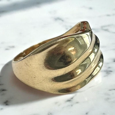 14K Yellow Gold Modern Wave Swirl Sculpted Trendy Cocktail Ring Italy 5.74g Sz 7 - Image 1 of 4