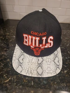Chicago Bulls Mitchell & Ness Snakeskin Hat Strapback - Picture 1 of 8