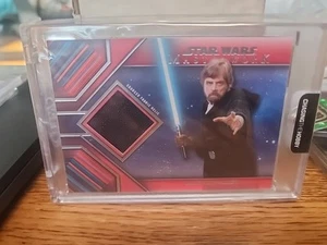 Star Wars Topps Masterwork 2022 Luke Skywalker Fabric Relic Red 06/25 - Picture 1 of 2