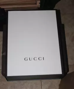 Gucci magnetische Geschenkbox Anzugbox Kleiderbox: 18 Zoll x 5,5 Zoll x 14 Zoll - Bild 1 von 6