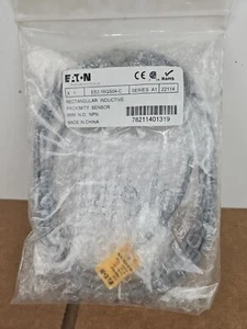Eaton E52-16QS04-C Rectangular Inductive Proximity Sensor 5MM - Picture 1 of 2
