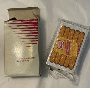 Vintage OSCAR MAYER Wieners Logo Battery Operated AM/FM Pocket Radio WORKS NIB - Picture 1 of 19