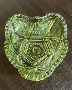 Vintage Heart Shaped Sawtooth Canary Yellow Crystal Cut Glass Candy/Trinket Dish - Picture 1 of 7