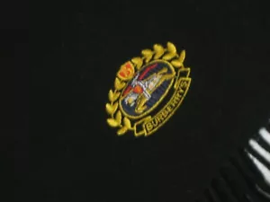 Bufanda grande de Burberry de Londres. 100% lana, negro con logotipo de prorso bordado. - Imagen 1 de 9