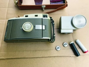 Polaroid 800, Ansco Standard Speedex, Kodak Pony 135 & Kodak Hawkeye cameras - Picture 1 of 5
