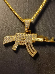 Halskette in Gold AK Maschinengewehr dezent auffällig im 80 er Hip Hop Design - Picture 1 of 9