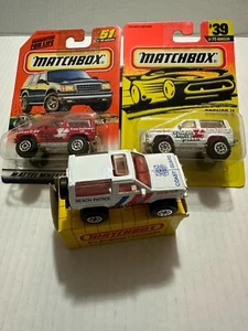 Matchbox #39 y #51 Luigi's Pizza + Caja Amarilla #39 Beach Patrol Ford BRONCO II - Imagen 1 de 7