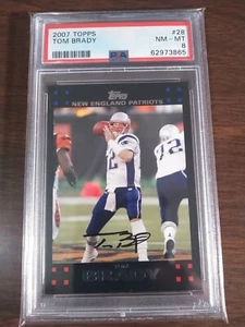 2007 Topps #28 Tom Brady Patriots graded PSA 8 NM-MT - Bild 1 von 1