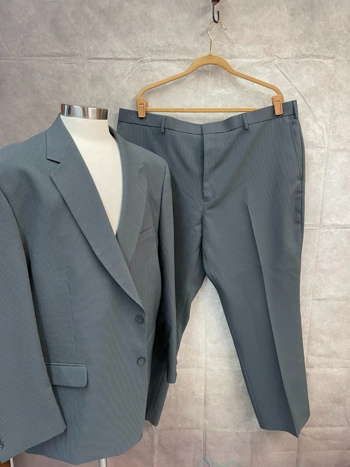 Juego de 2 - Haband Executive Division: Abrigo deportivo gris talla 48L y pantalones talla 44L Foto 1 de 4