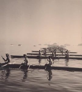 28,5x22 -TAHITI 1949 - PAPEETE course de pirogues - Attribuée** - Vintage print - Picture 1 of 2