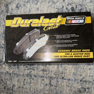 Pastillas de freno Duralast Gold número de pieza DG1565 CHEVY GMC 2012-2019 - Juego de 4 - Imagen 1 de 6