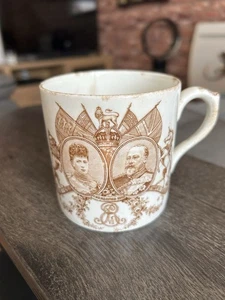 KING EDWARD VII 1902 CORONATION OLD ANTIQUE ROYAL DOULTON pottery ROYALTY MUG - Picture 1 of 4