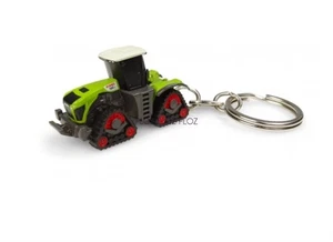 for Universal Hobbies for Claas Xerion 5000 tracked tractor keychain Green Model - Picture 1 of 10