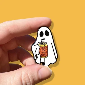 BRANDNEU ""Here For The Boos"" süße Halloween Geist Emaille Pin - Bild 1 von 1