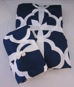 Pottery Barn Teen Lucky Clover Twin Duvet & Standard Sham Set White & Royal Navy - Picture 1 of 6
