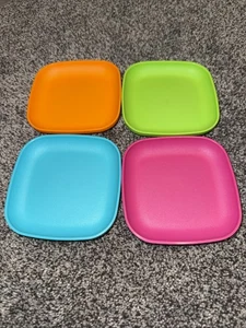Tupperware Play Set of 4 Kids Mini Colorful Dessert Plates 4” X 4” - Picture 1 of 4
