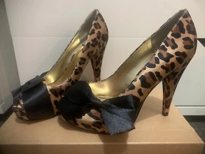 Paris Hilton Pinup Leopardo Satinado Tacones Talla 7 Foto 1 de 4