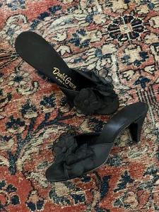 1950s/50s Vintage Daisy Floral Boudoir Heel Slipper Shoes Black Daniel Green- 5 - Picture 1 of 3