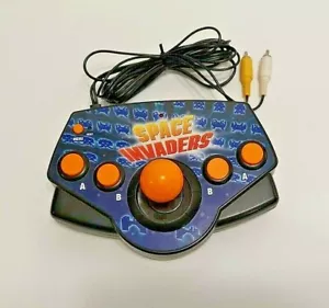 Space Invaders 5-in-1 Plug N Play TV Spiel Radica Retro Videospiele 2003 - Bild 1 von 3