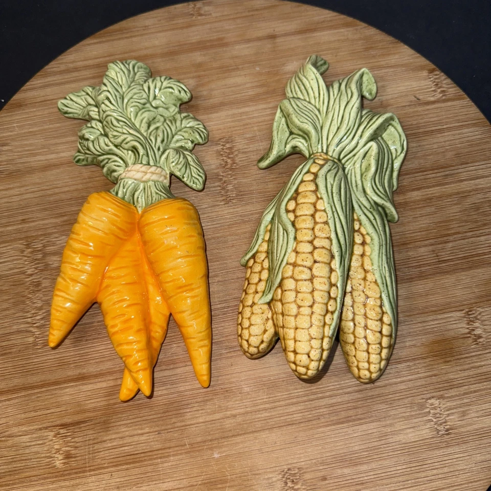 Винтажные глазурованные керамические 3D поднятые овощи настенные таблички кукуруза морковь сердцевина коттеджа - Изображение 1 из 4