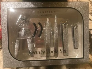 Beauty Tool Set - Picture 1 of 2