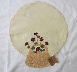 Round Geranium & Basket Table Runner Candle Mat Doily Primitive RR-3216 collins - Picture 1 of 5