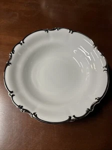 Hutschenreuther Revere Sylvia Platinum Trim Round Footed Vegetable Bowl 10 1/2" - Picture 1 of 6
