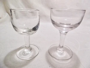 LOT 2 PETITS VERRES ANCIEN EN VERRE SOUFFLÉ DONT COUPE À CERISE ET BALLON - Imagen 1 de 8