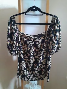 BNWT SIZE 12 BLACK & IVORY FLORAL OFF THE SHOULDER ROUCHED FRONT TOP - Picture 1 of 7