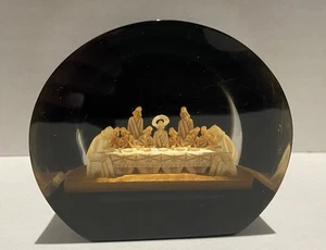 VTG Miniature Wood Sculpture Last Supper In Clesr Float Lucite 3D Paperweigt - Picture 1 of 9