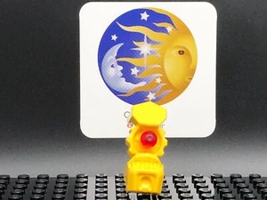 HERO Factory LEGO Brand Mask One eye opening XT4 98587 Yellow (6229 XT4) - Picture 1 of 6