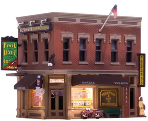 Woodland Scenics ~ N Scale ~ Built & Ready ~ Corner Emporium ~ LEDs ~ BR4923 - Picture 1 of 4
