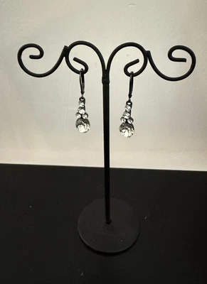 "Pendientes colgantes de cristal de 1 1/2"" Givenchy nuevos con etiquetas". Ideal para la noche o todos los días Foto 1 de 4