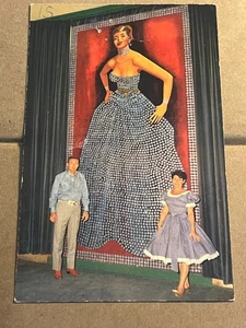 VINTAGE POSTCARD UNUSED - SILVER QUEEN, VIRGINIA CITY, NEVADA - CREASES - Picture 1 of 2