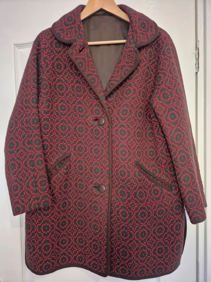 Original Vintage Welsh Wool Tapestry Coat Size UK 14 - 16 Green/Brown/Red - Image 1 of 4