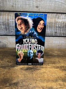 Young Frankenstein (VHS, 1999) Mel Brooks Gene Wilder Edición Especial  - Imagen 1 de 5
