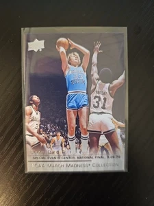 2014 Upper Deck NCAA March Madness Collection Short Print Larry Bird #LB-3 HOF - Bild 1 von 2