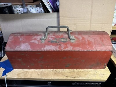 PROTO Tools  Los Angeles Hip Roof Tool Box w/Tray 22” X 8-1/2” - Image 1 of 4