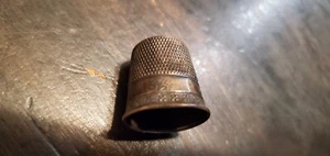 Dedal de plata esterlina vintage talla 12 - banda de trébol ornamentada 4pt - algo de desgaste - Imagen 1 de 7