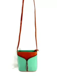 Vera Pelle Sea Green Leather Small Crossbody Bag Purse Zip Front Pocket Detail - Picture 1 of 12