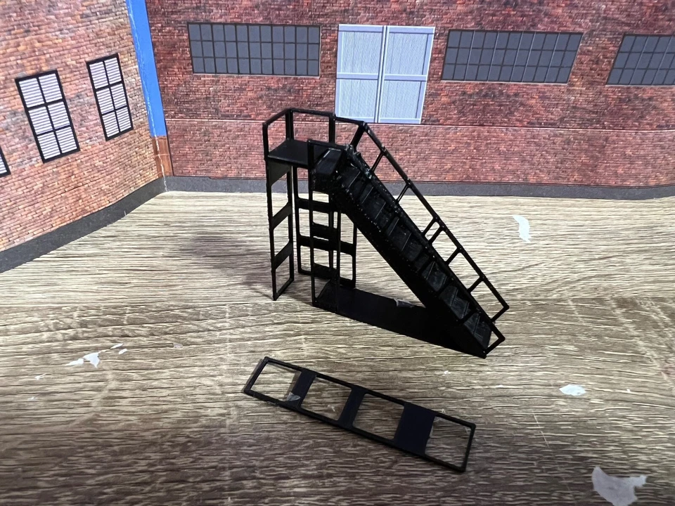 HO Scale Stairs and Landing with Railings - Twelve steps over two inches tall - Image 1 of 4